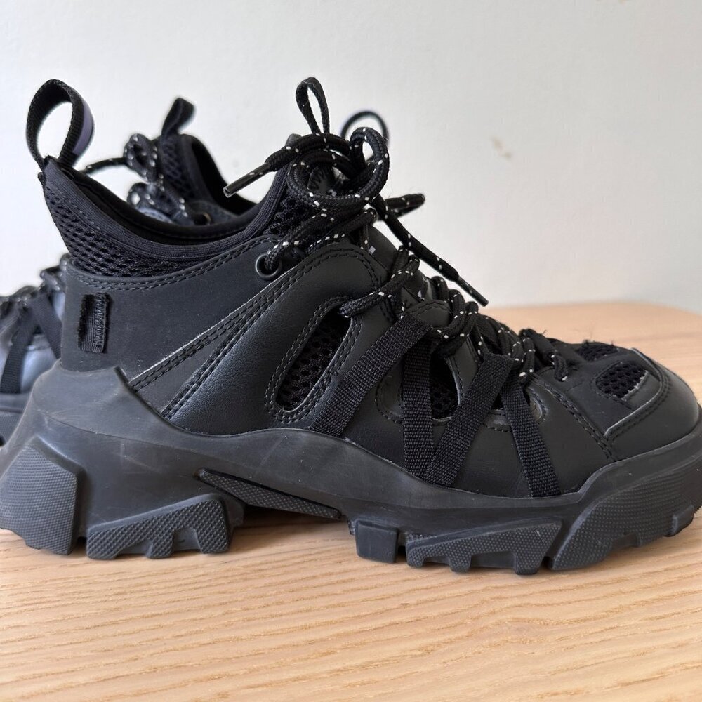 MCQ Alexander McQueen Orbyt Descender 2.0 Sneaker Black, size 37 - Picture 5 of 14
